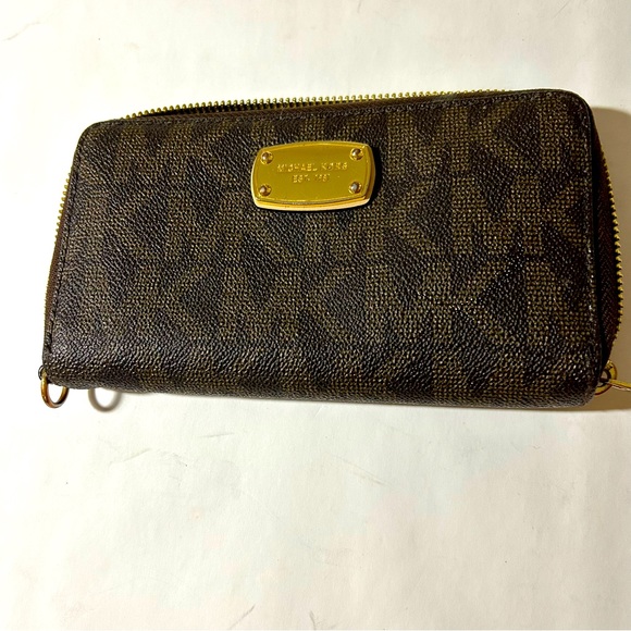 Michael Kors Handbags - Classic Michael Kors Zip around Wallet